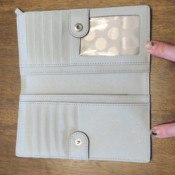 Kate Spade wallet ♠️ - Picture 4 of 10